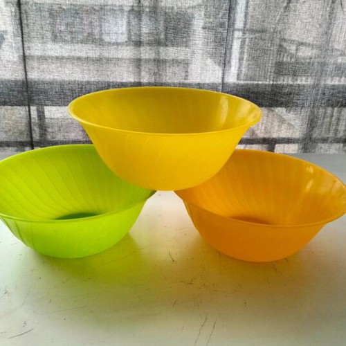 Plastic bowls used, pack of 3, durable, 23cm diameter