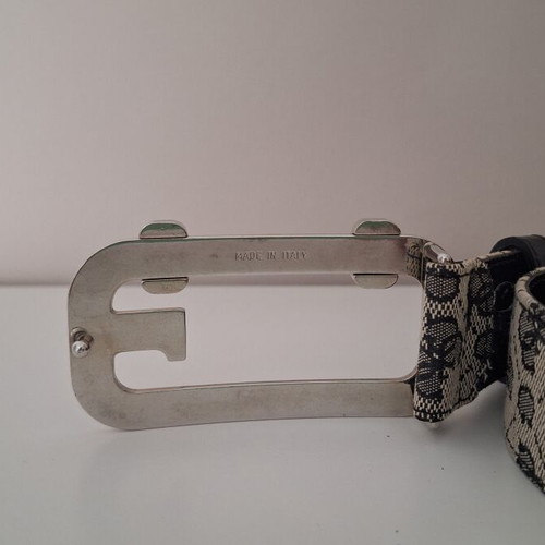 Calvin Klein black belt with metallic plaque, 90 cm