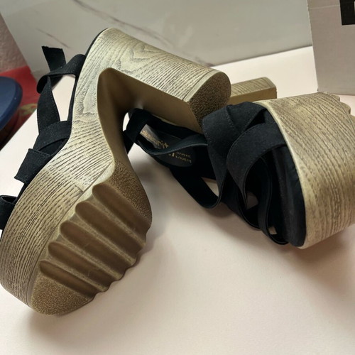Celebrity women's shoes size 40, like new, black and beige heels