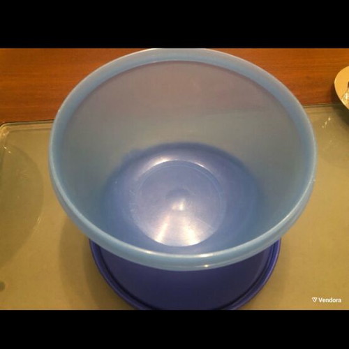 Tupperware slightly used