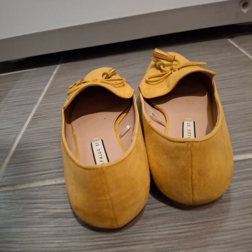 Zara women's flat moccasins like new, yellow, size 37