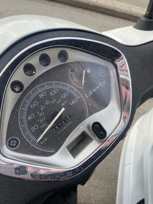 Piaggio Liberty 150 μεταχειρισμένο, αυτόματο σκούτερ 150cc, άσπρο, 2010