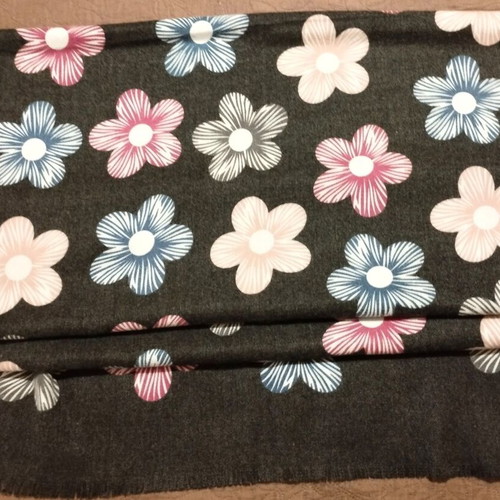 Pashmina like new with multicolored flowers