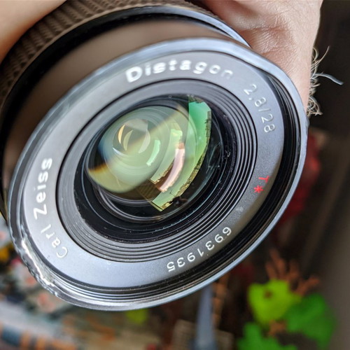 Contax Zeiss Distagon 28mm F2.8 lens used with Canon EF adapter