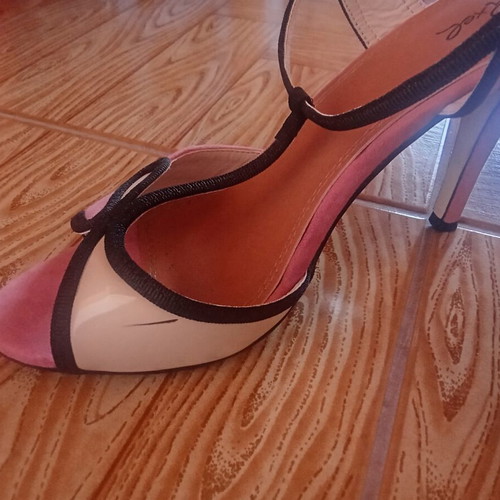 Axel sandals size 38 like new, pink beige black