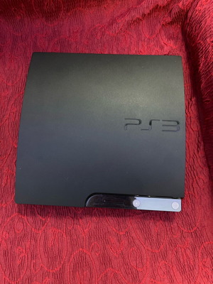 PlayStation 3 slim μεταχειρισμένο, μαζί με δύο controllers