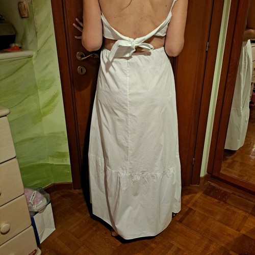 White summer dress like new with open back