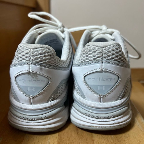 Under Armour sneakers like new, size 36.5, white