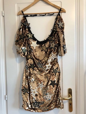 σπανιότατο φόρεμα Dolce n Gabbana που είχε η Beyoncé σε μέγεθος 38
