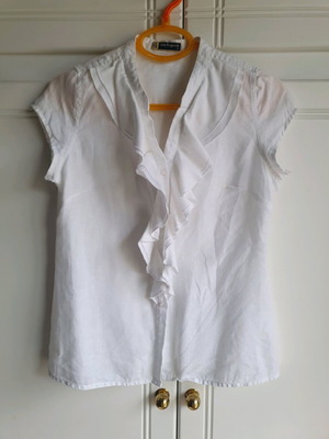 Julia Bergovich linen blouse with ruffles white like new size M