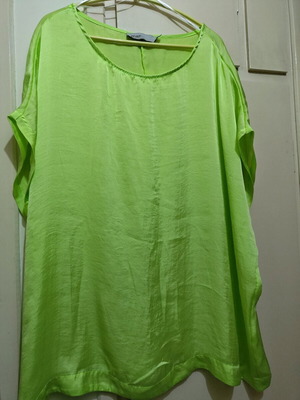 Mat satin blouse light green like new, one size