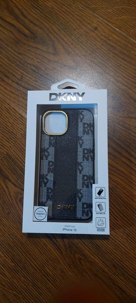 DKNY νέα θήκη magsafe για iPhone 15