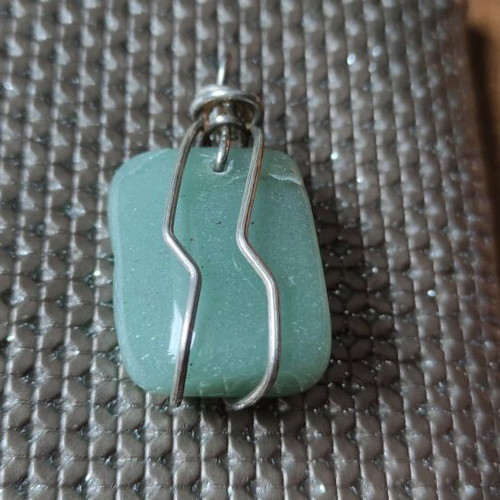 Handmade pendant from green aventurine like new with silver setting