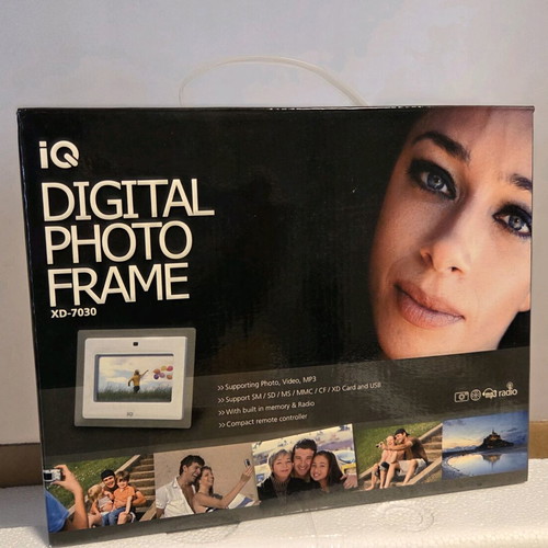 iQ Digital Photo Frame XD-7030 New
