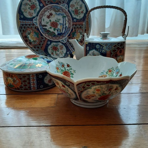 Imari Japanese porcelain set of 4 pieces, new