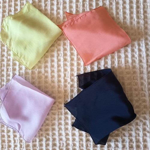 Vintage set of 4 fabric pocket squares in assorted colors like new