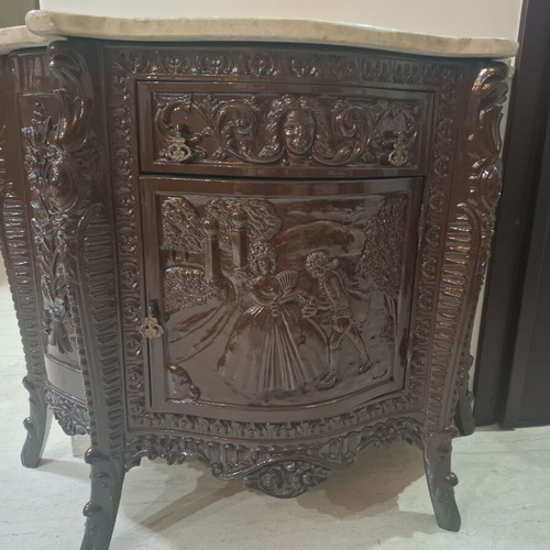 Console with mirror like new, marble top, carved floral details