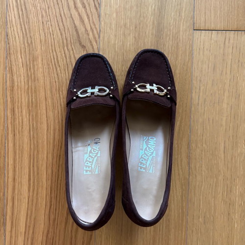 Salvatore Ferragamo brown suede pumps like new with thick heel