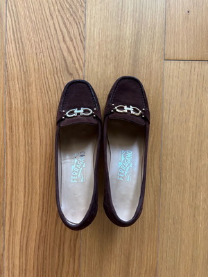 Salvatore Ferragamo γόβες καφέ σουέτ σαν καινούργιες με χοντρό τακούνι