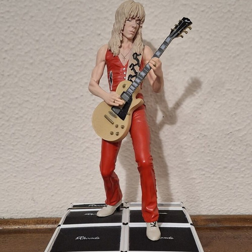 Randy Rhoads KnuckleBonz Limited Edition 1:9 Collectible Figure 1272/3000