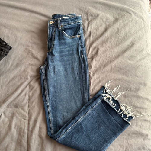 Zara cropped flare jeans like new, blue, high waist