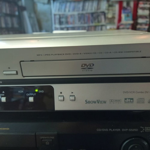 Hitachi combo video and DVD player used, no remote