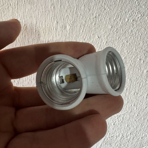 E27 lamp socket adapter