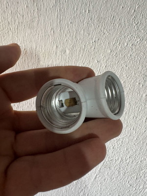 E27 lamp socket adapter
