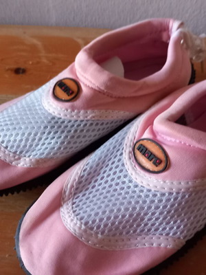 Mare beach shoes size 29, new, pink for girls