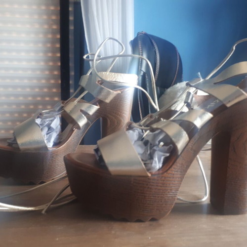 Bozikis sandals new, gold with high thick heel and ankle strap