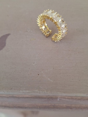 Gold-plated adjustable steel ring with crystals