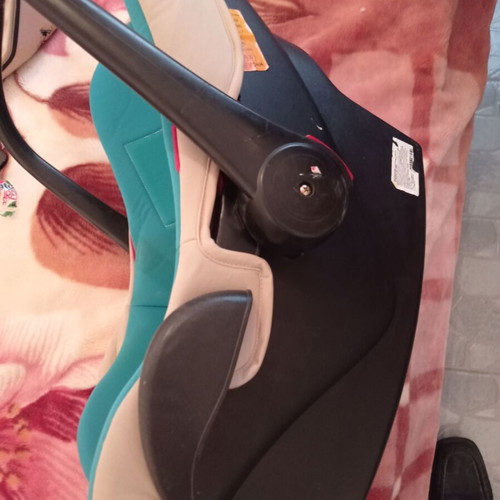 Baby car seat like new