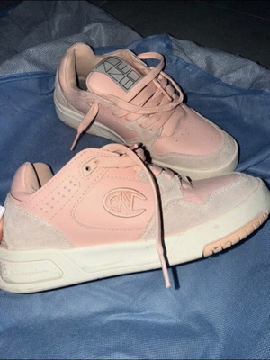 Champion pink athletic shoes like new, size 37