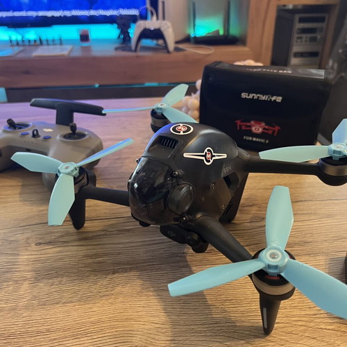 DJI FPV Full Combo like new with goggles v2 and accessories
