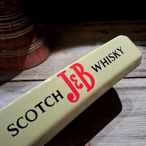 Collectible ceramic ashtray J&B Scotch Whisky Wade England new