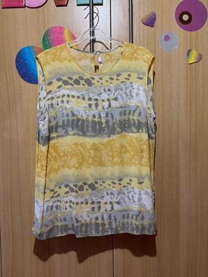 Top like new, size XXXL, gray and yellow