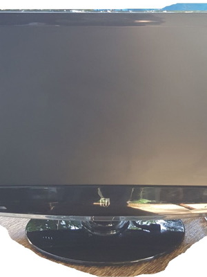 Τηλεόραση F&U FDH2464FHD 24 ιντσών με ενσωματωμένο DVD player σαν καινούργιο