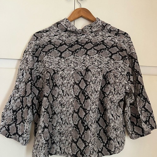 Bershka Animal Print Shirt like new, size M, black and grey