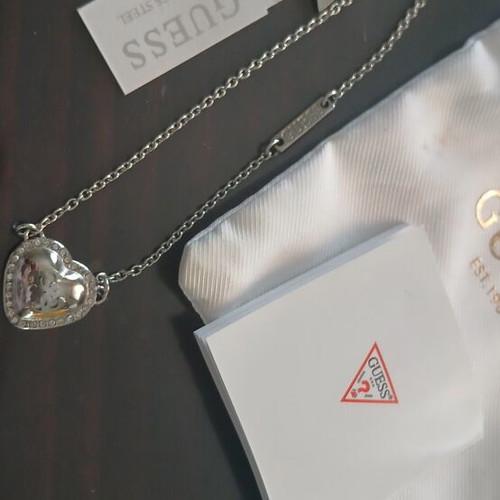 Guess stainless steel heart pendant necklace new, silver