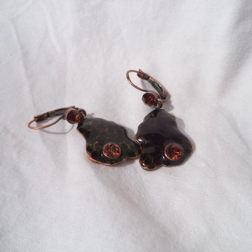 Vintage earrings with dark green and copper enamel, like new