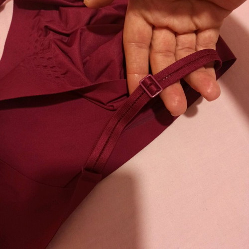 Sloggi Adapt Me bra burgundy like new, size Large, wireless
