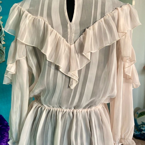 Vero Moda semi-transparent blouse with ruffles, size M, like new