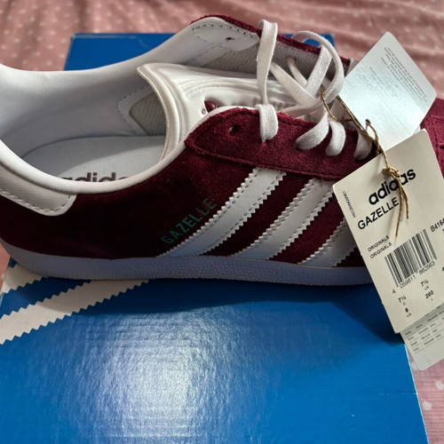 Adidas Gazelle burgundy sneakers, size 41 1/3 unisex