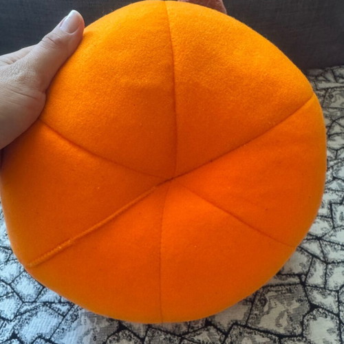 Taz plush Looney Tunes like new, dressed as Halloween pumpkin