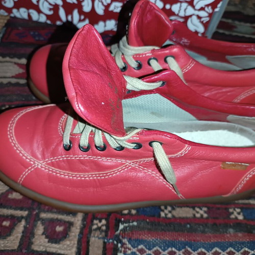 Camber shoes used, red and pink, sizes 39-40