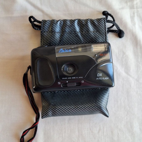 Akica KR-727 Vintage 35mm Film Point & Shoot Camera