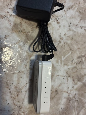 D-Link GO-SW-5E Unmanaged L2 Switch with 5 Ethernet Ports, like new