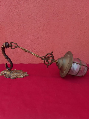 Brass wall light fixture