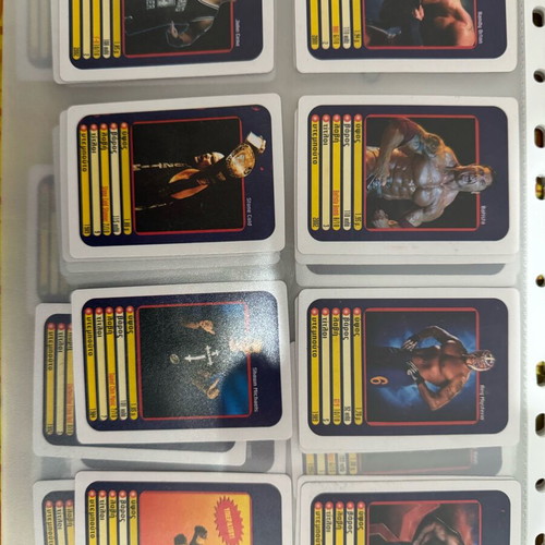 WWE Superstars 04 card game like new, collectible