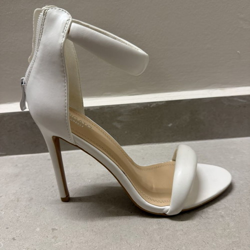 Migato white sandals size 39, new